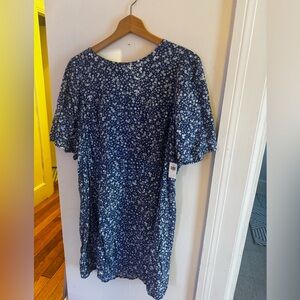 Old Navy Women’s NWT XXL blue and white floral dress